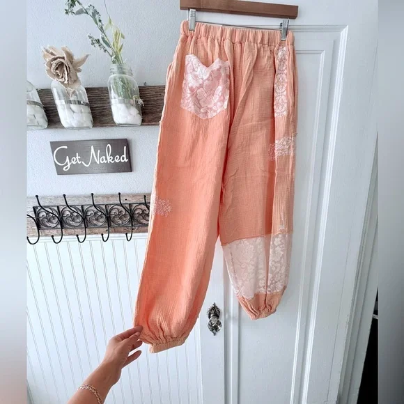 POL Coral Lace Trim Pants - Picture 10 of 10